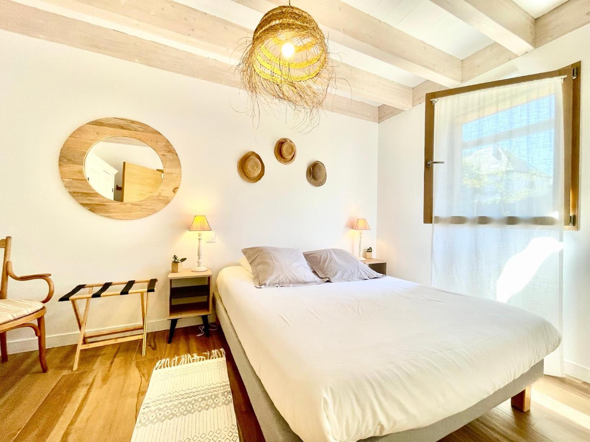 Apartment 300 M Et Centre - Parking Privatif Et Gratuit Sur Place - Terrasse Bois